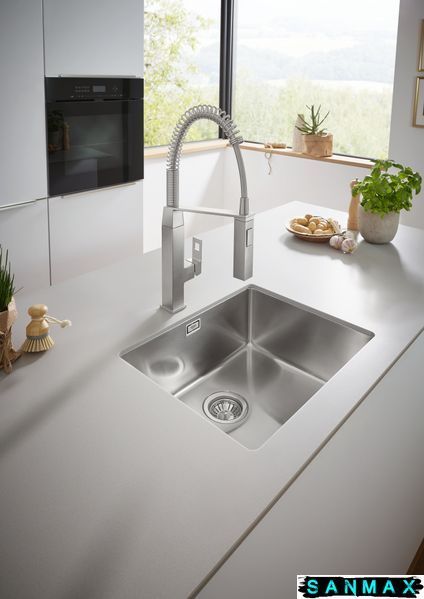 Змішувач для кухні з гнучким виливом Grohe Eurocube (31395000) 31395000 фото